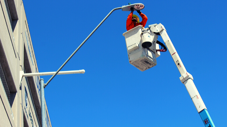 Phoenix Completes LED Street Light Conversion, Estimating $3.5 Million ...