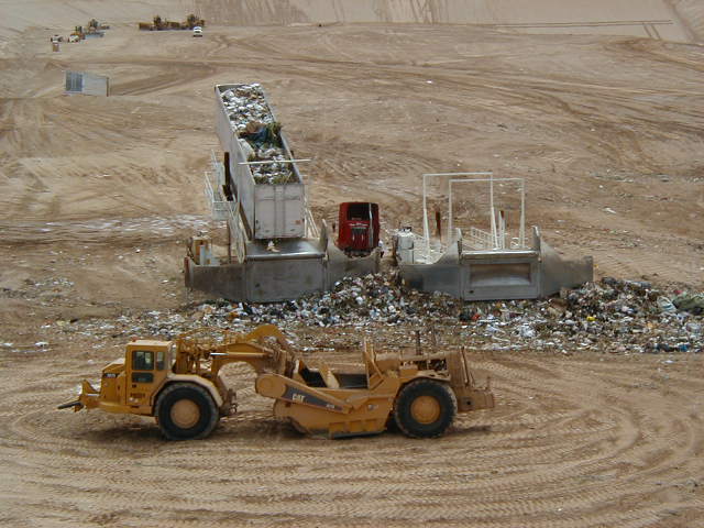 SR83 Landfill Launcher and Grader